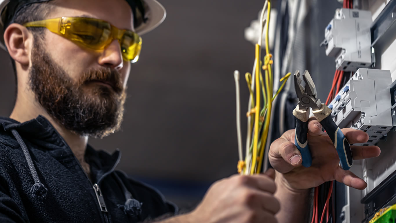 impianti elettrici civili e industriali a Imola (BO)